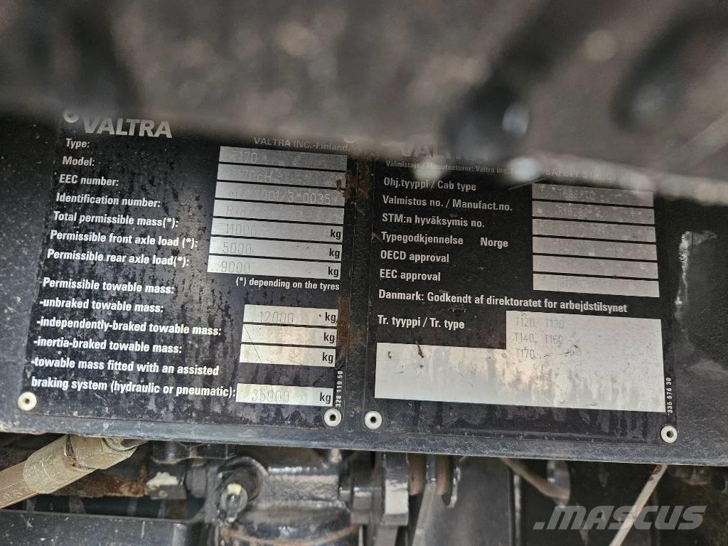Valtra T 170 Traktoren