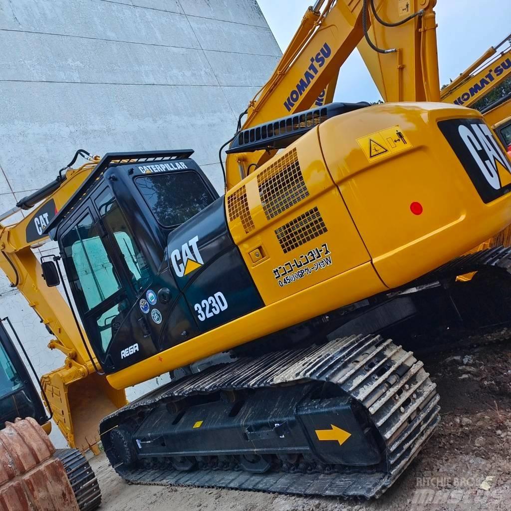 CAT 323 D Raupenbagger