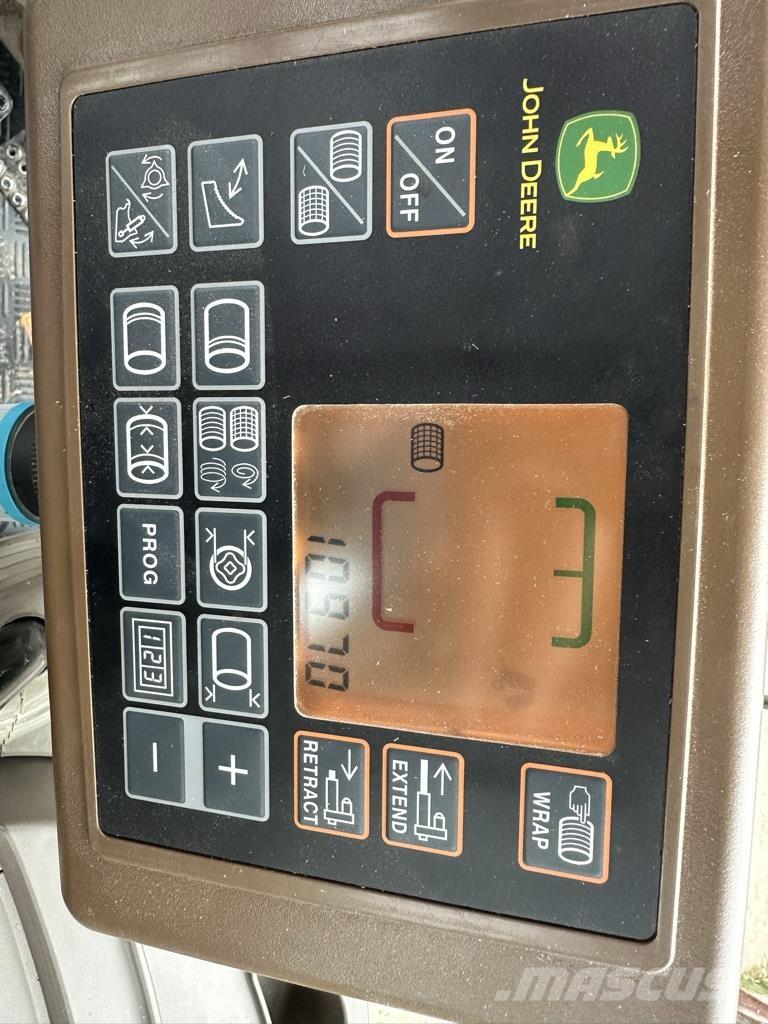 John Deere V461M Rundballenpressen