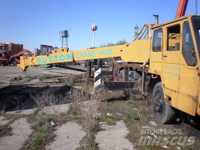 Kato 16T Ruwterrein kranen