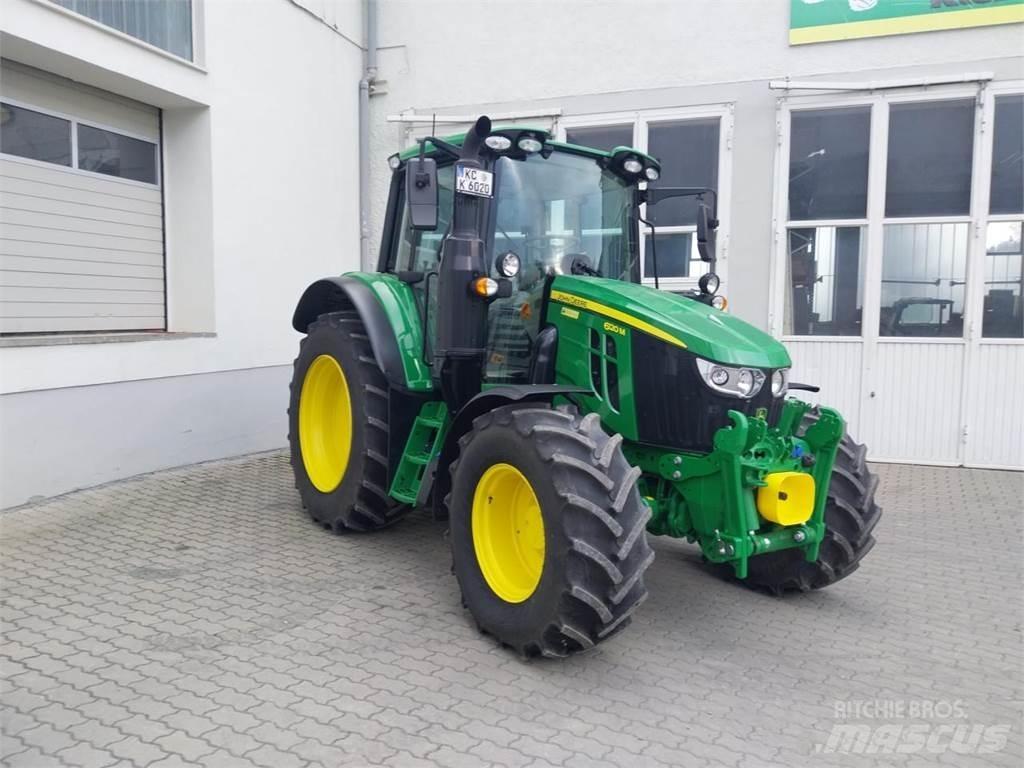 John Deere 6120M Traktoren