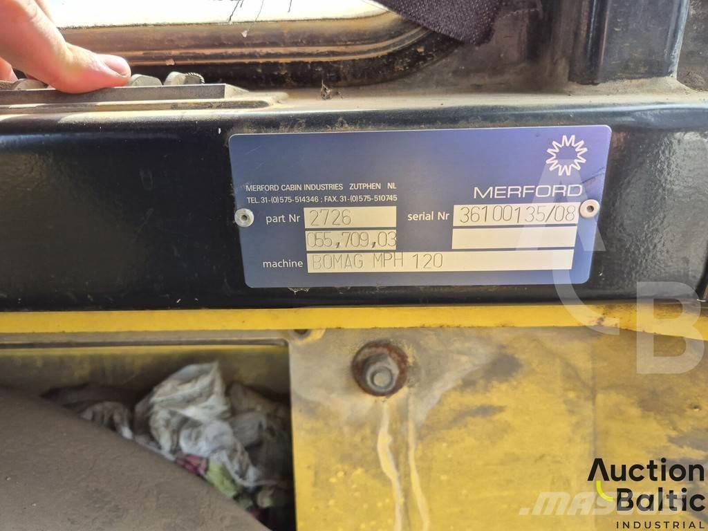 Bomag MPH 122 Grader