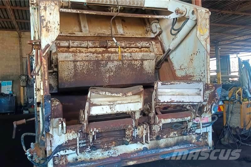 UD Quon 26-370 Andere Fahrzeuge