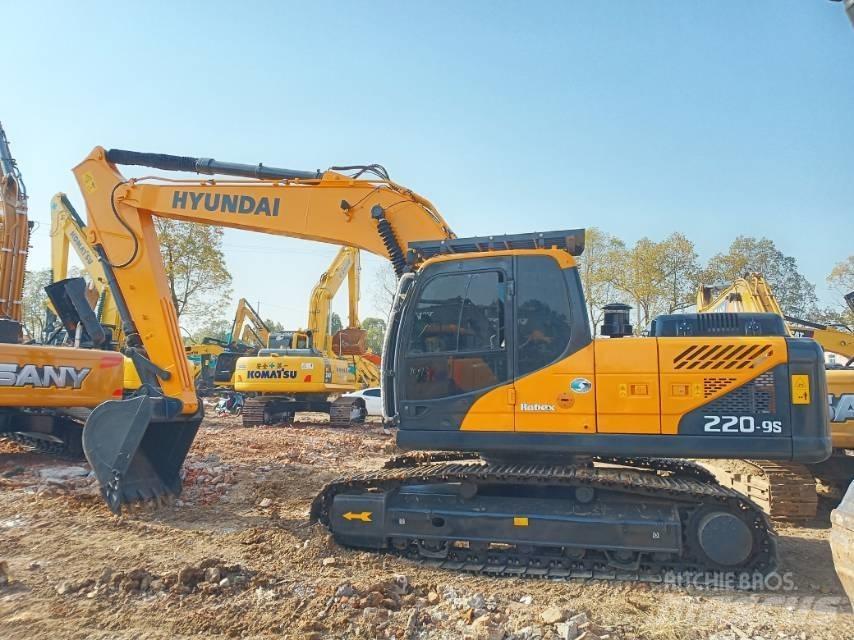 Hyundai R220-9 Raupenbagger