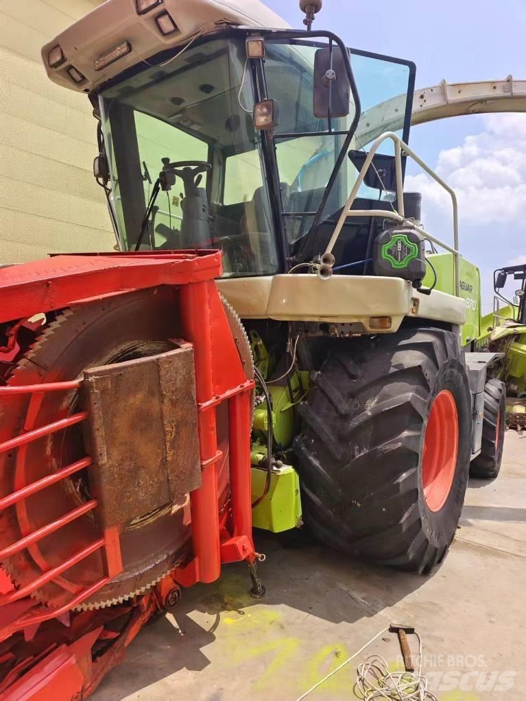 CLAAS Jaguar 870 Selbstfahrende Häcksler