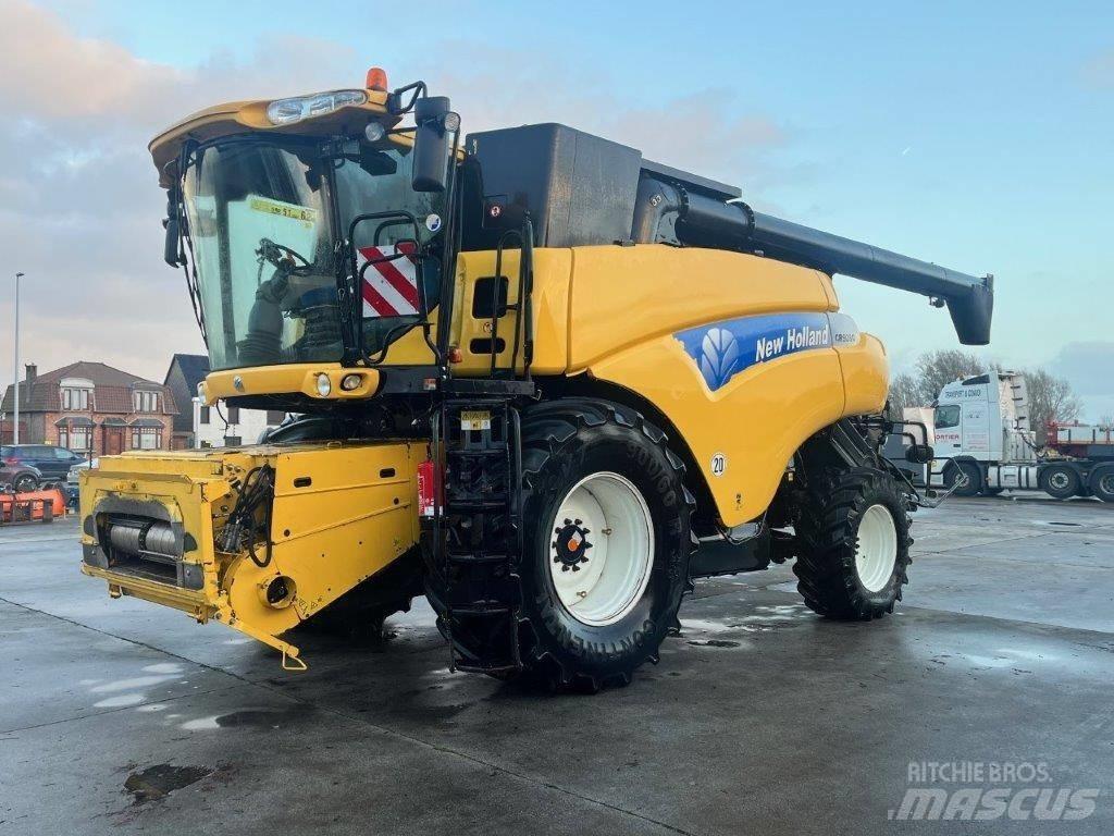 New Holland CR 9080 Mähdrescher