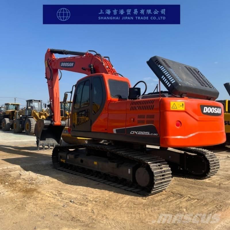 Doosan DX 225 Raupenbagger