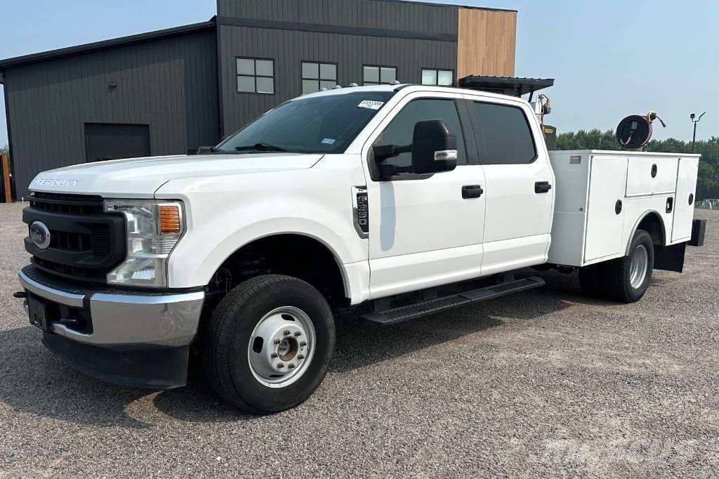 Ford F 350 XL SD Raupenkrane