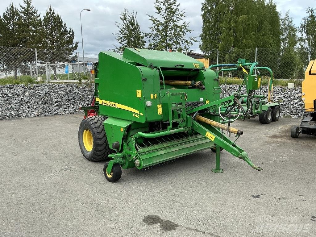 John Deere 644 Rundballenpressen