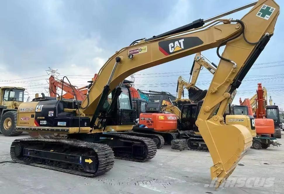 CAT 323 D Raupenbagger