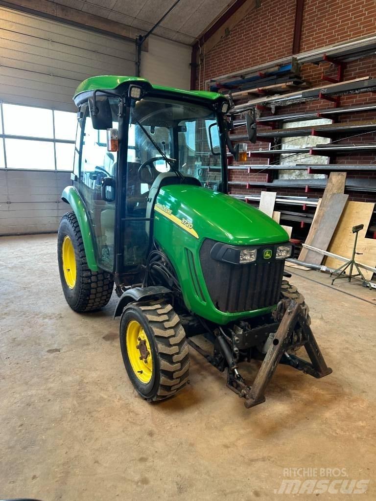 John Deere 3720 Traktoren