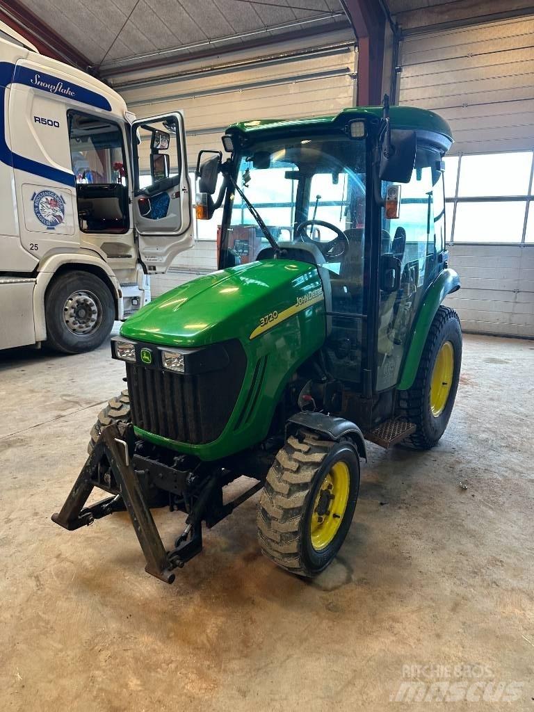 John Deere 3720 Traktoren