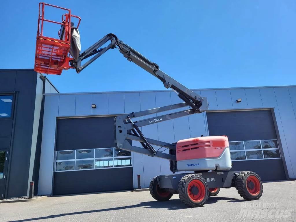 SkyJack SJ 46AJ Gelenkteleskoparbeitsbühnen