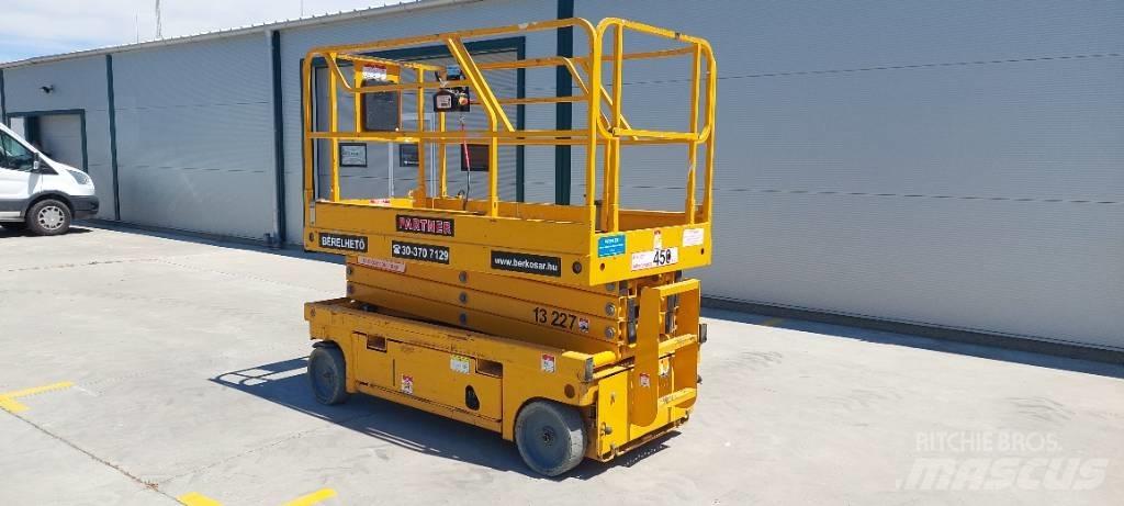 Haulotte Compact 10 Scheren-Arbeitsbühnen
