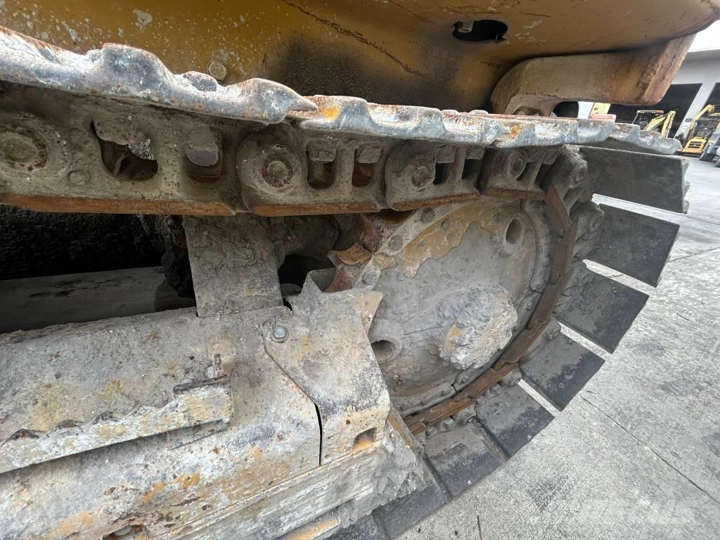 CAT D 3 C III Bulldozer