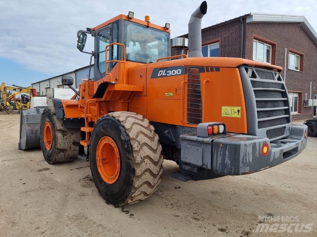 Doosan DL 300 Radlader