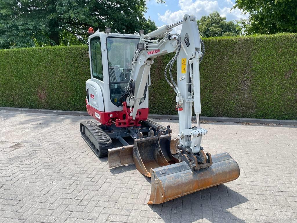 Takeuchi TB 225 Minibagger < 7t