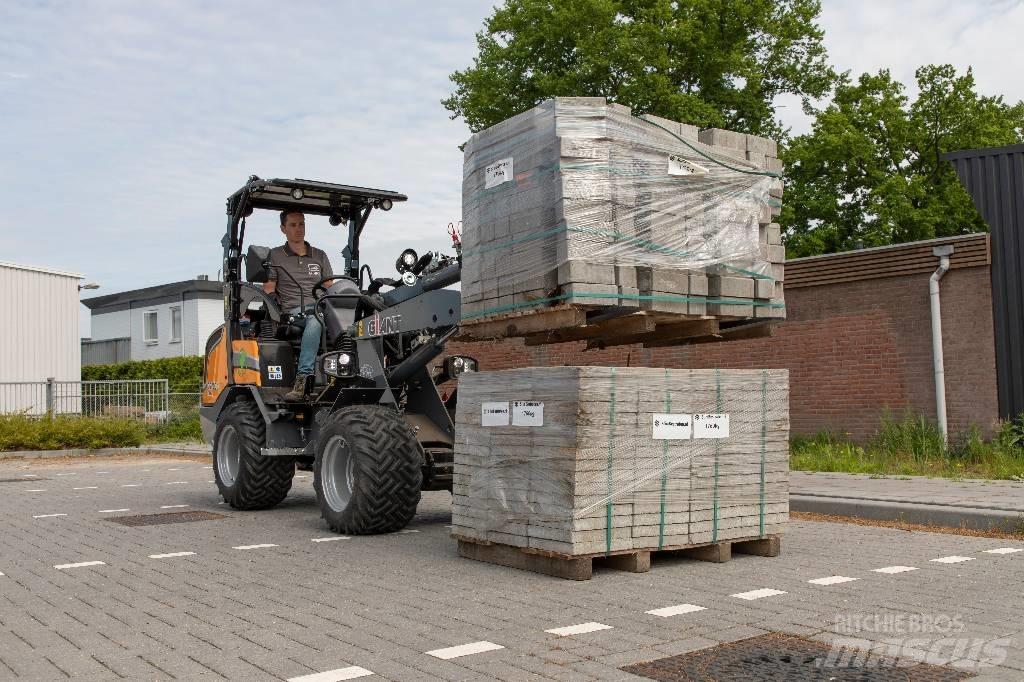 GiANT G2700 Xtra HD Kompaktlader