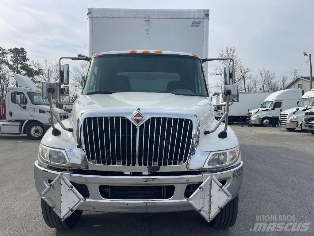 International 4300 Kofferaufbau