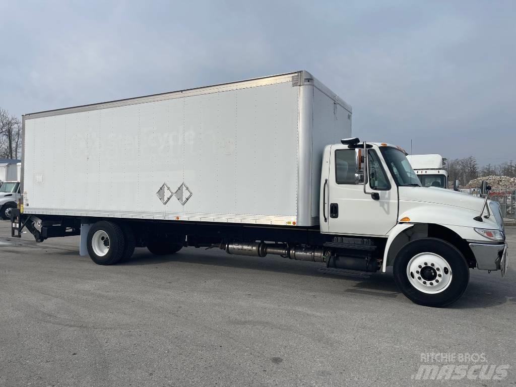 International 4300 Kofferaufbau