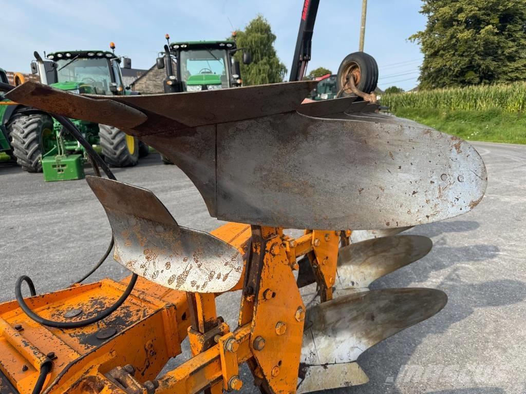 Huard 570 SUPER Wendepflüge