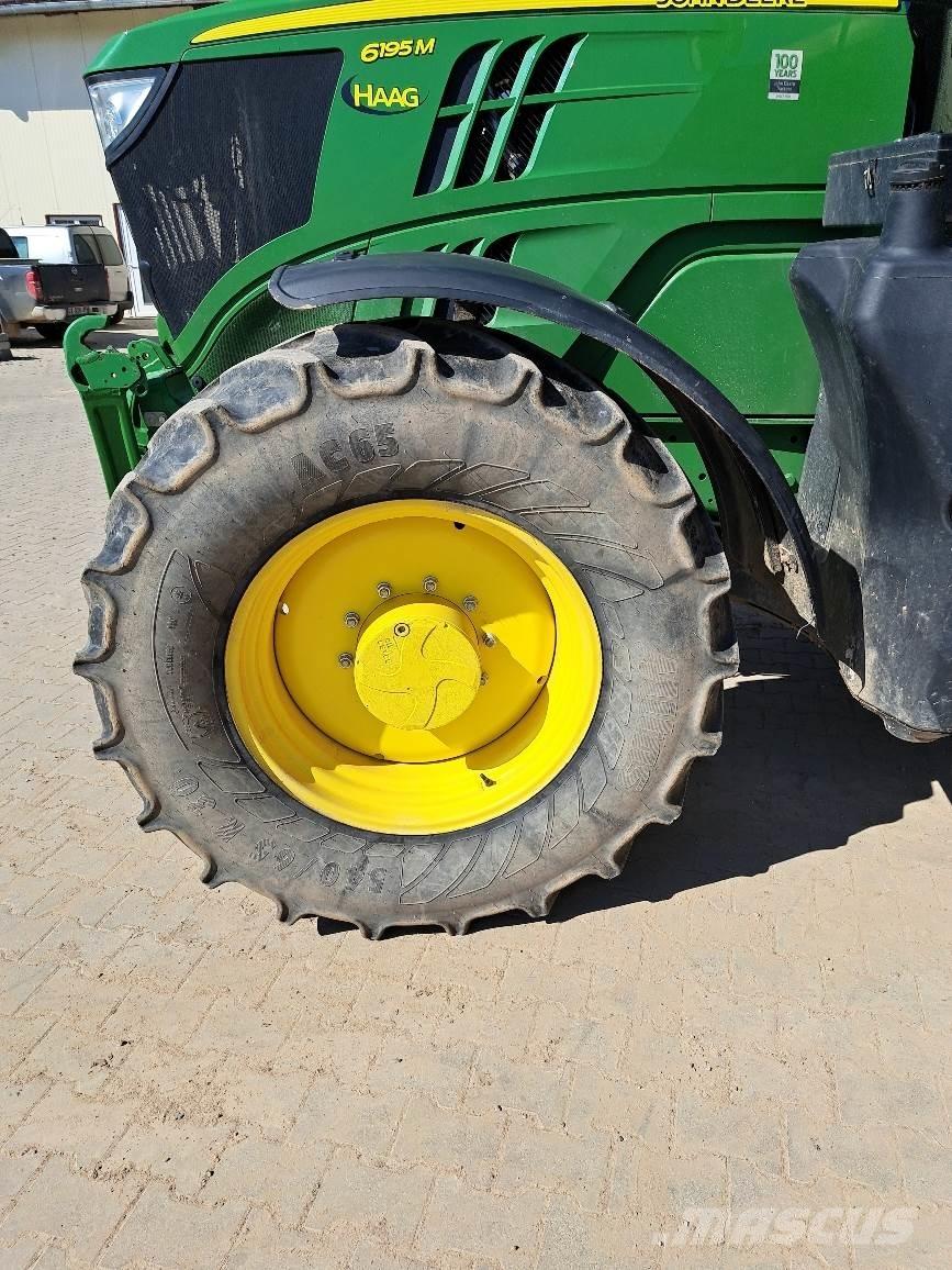 John Deere 6195M Traktoren