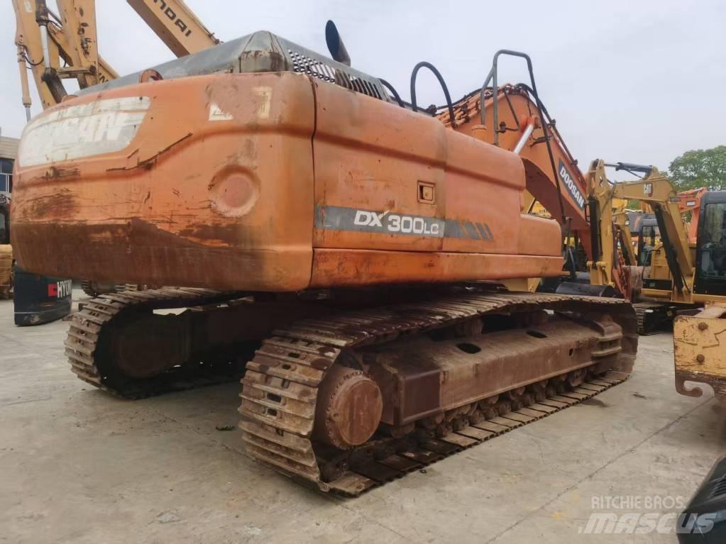 Doosan DX 300 LC Raupenbagger