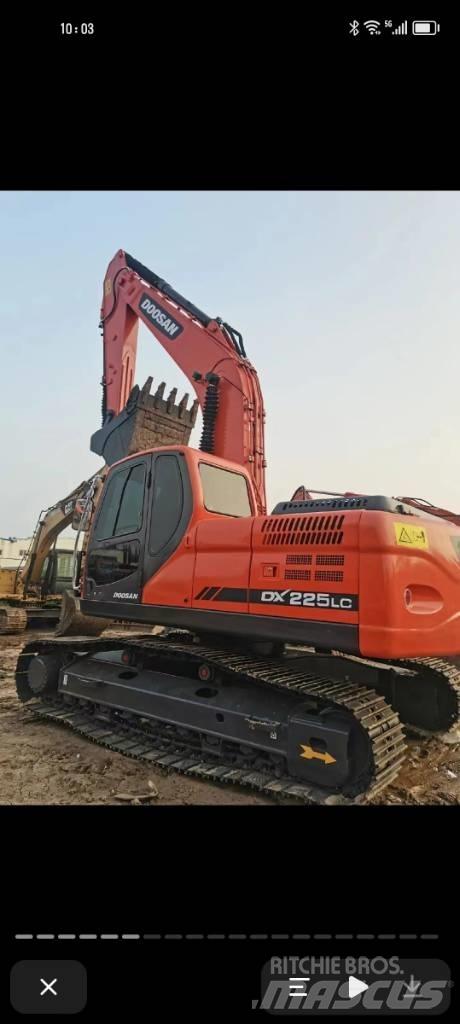 Doosan DX 220 Raupenbagger