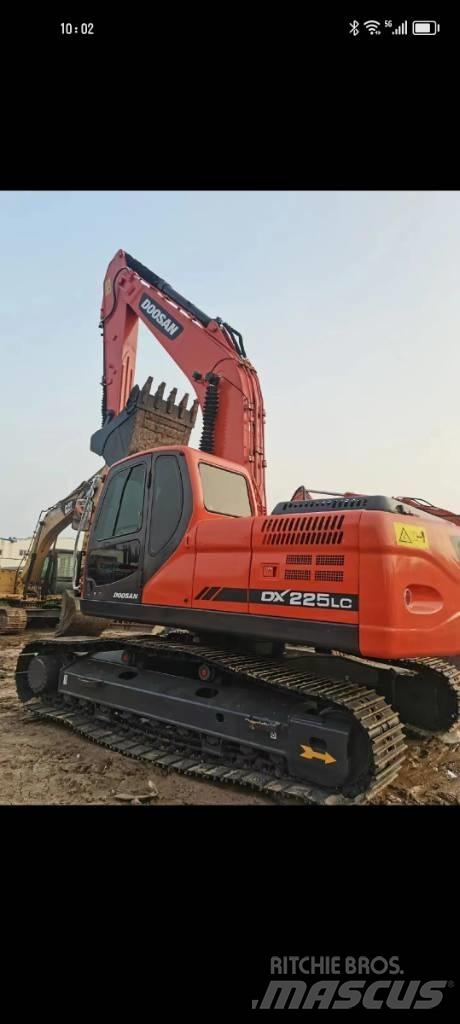 Doosan DX 220 Raupenbagger