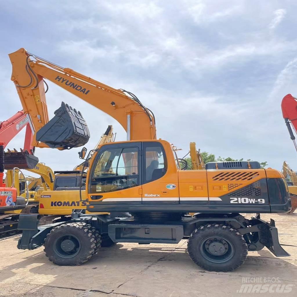 Hyundai R210W-9 Mobilbagger