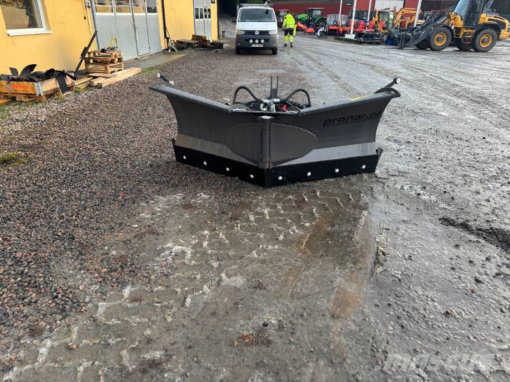 Pronar PUV 2400 M Schneeschilde und -pflüge