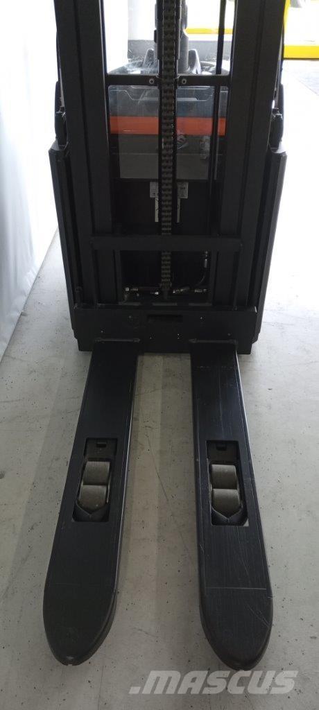 Toyota SPE160L Zelfrijdende stapelaars