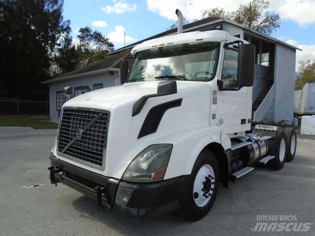 Volvo VNL 64 300 Sattelzugmaschinen
