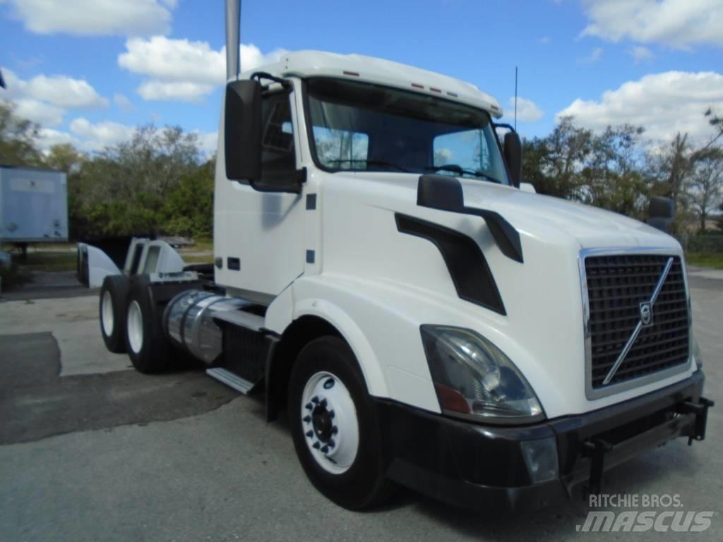 Volvo VNL 64 300 Sattelzugmaschinen
