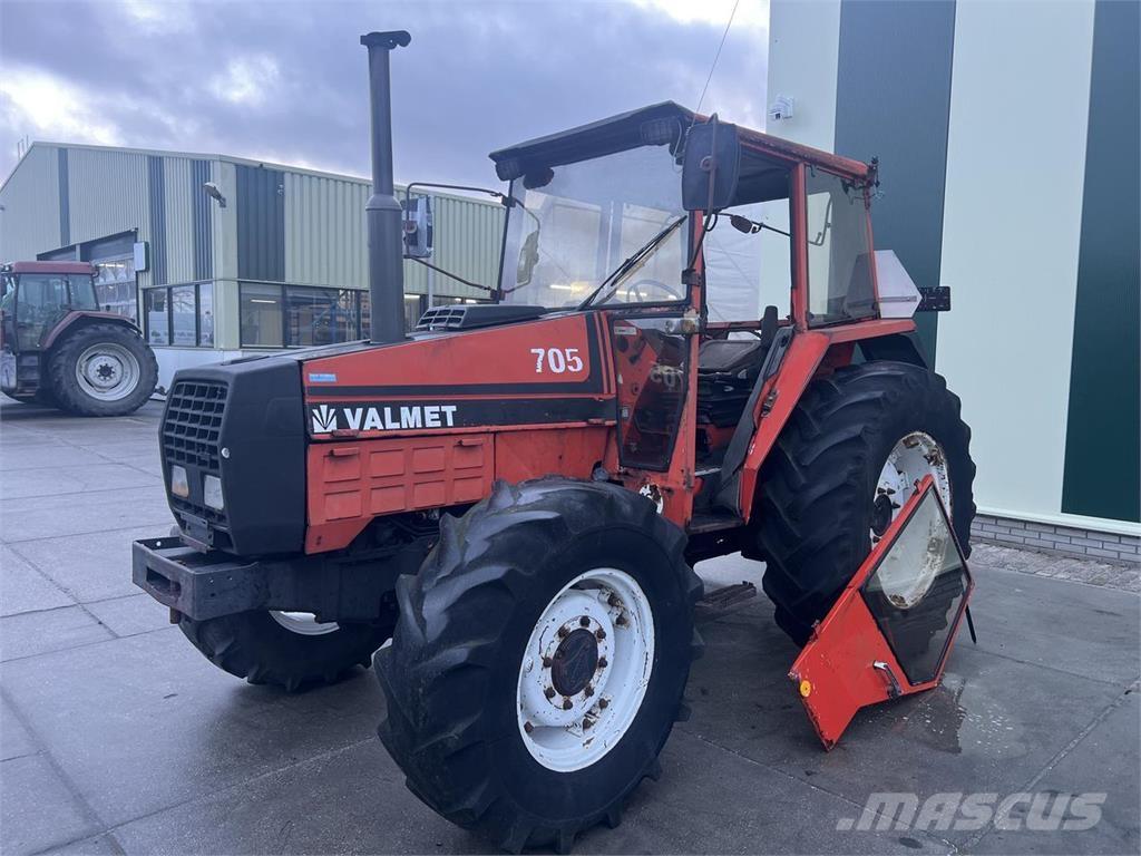 Valtra Valmet 705 Traktoren