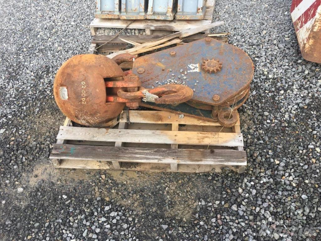 Terex HC 110 Raupenkrane