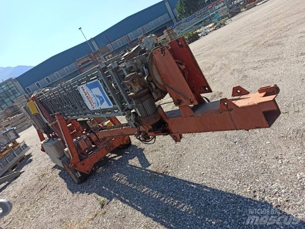 Fari E300 Selbstaufrichtende Krane