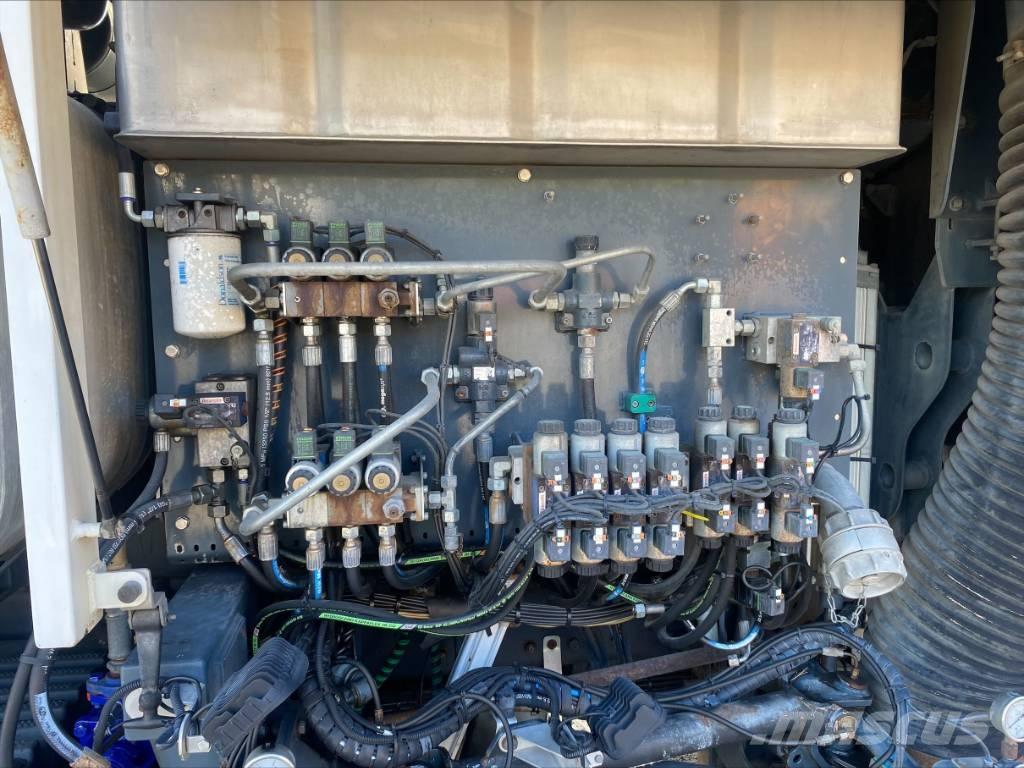 Scania G 410 Kehrmaschine