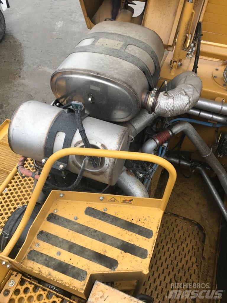Tigercat 890 Gelenkausleger Lader