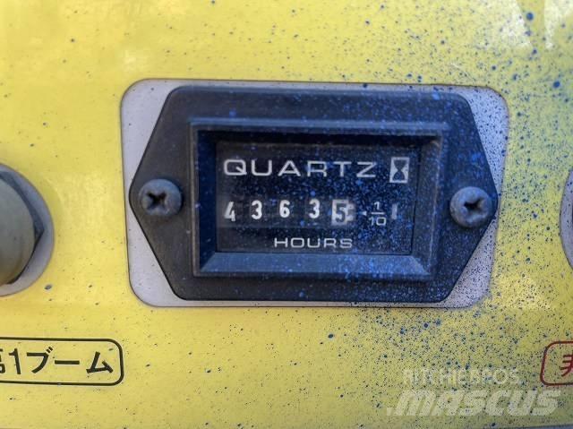 Maeda HF090-3 Gelenkteleskoparbeitsbühnen