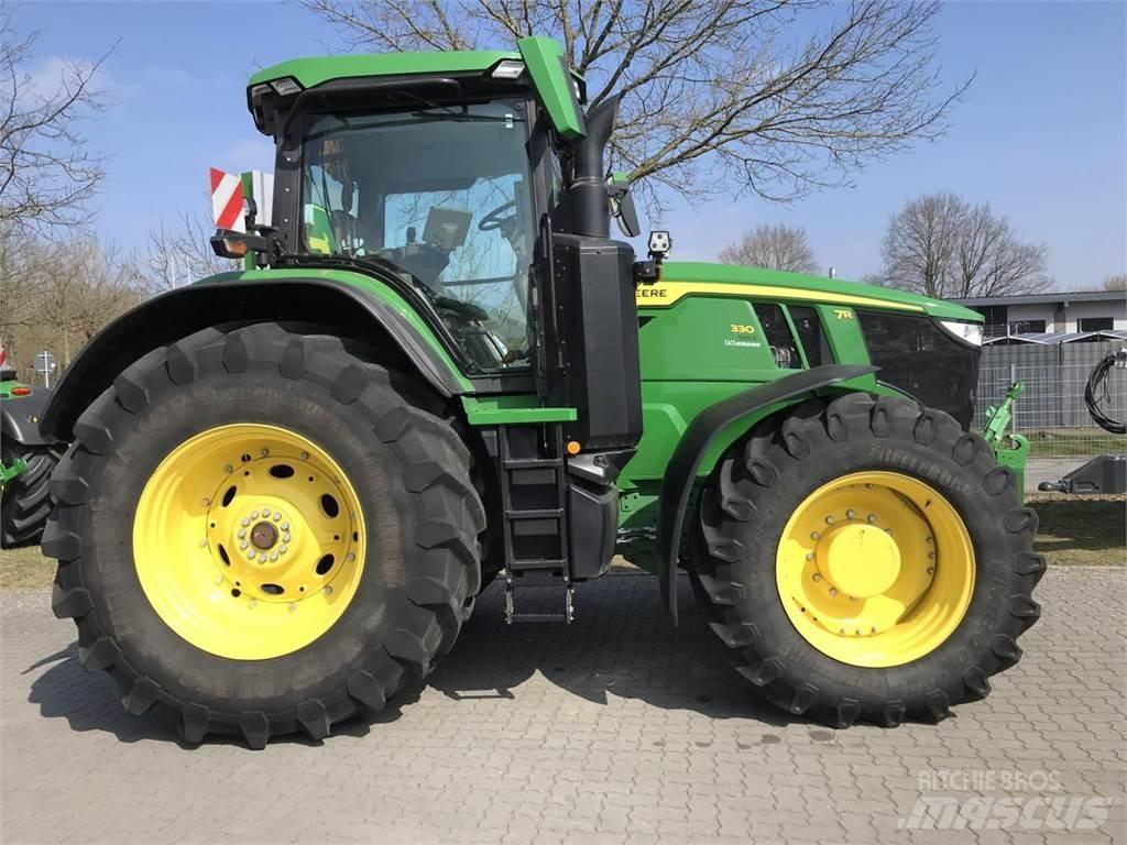 John Deere 7R 330 Traktoren