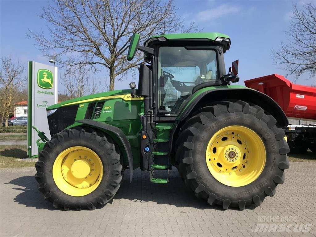 John Deere 7R 330 Traktoren