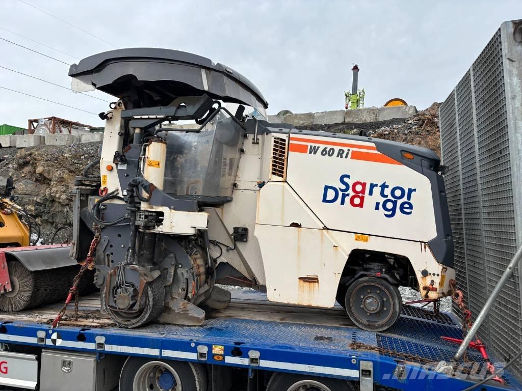 Wirtgen W 60 Ri Asphaltfräsen