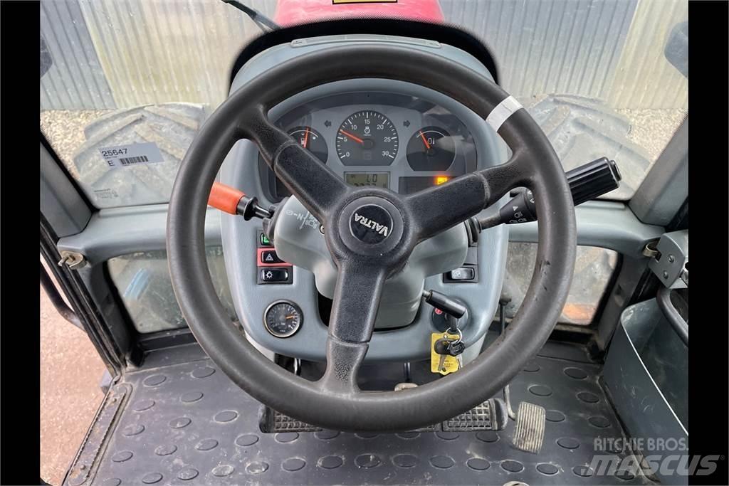 Valtra T153 Traktoren