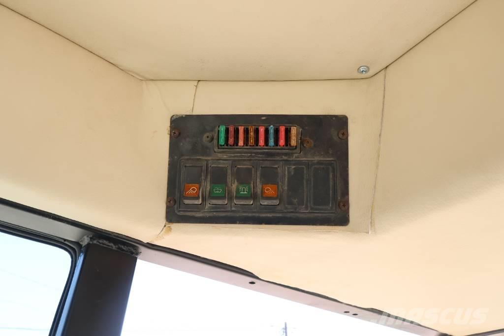 John Deere 5500 STD Traktoren