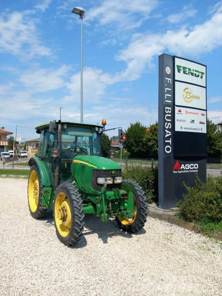 John Deere 5820 Traktoren