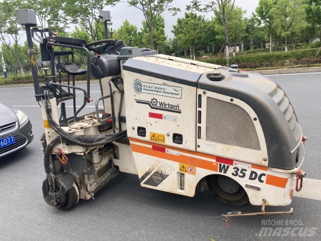 Wirtgen W35DC Asphaltfräsen