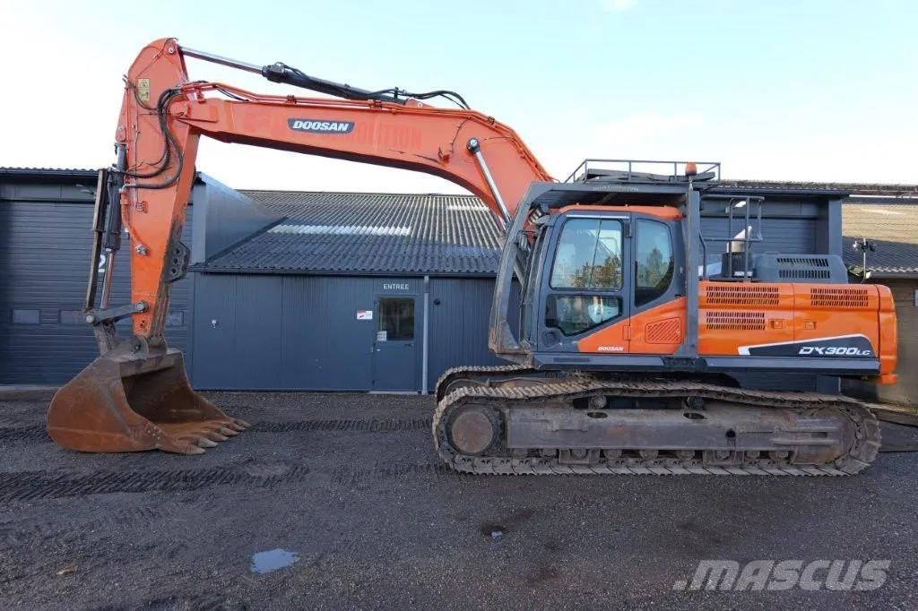 Doosan DX300LC Raupenbagger