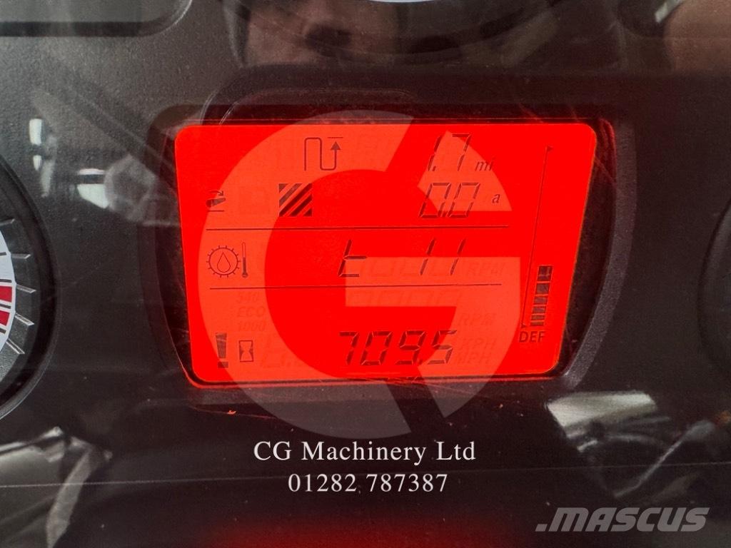 Massey Ferguson 4709 Traktoren