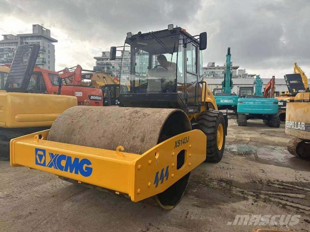 XCMG XS 142 J Erdbauwalzen